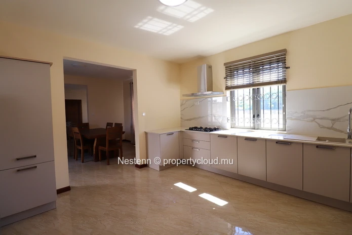 Villa moderne de 3 chambres proche de la plage qui vous offre le confort de travailler de chez vous
