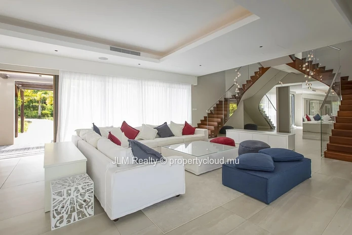 Luxurious 7-Bedroom Villa with Panoramic Golf and Mountain Views on the East Coast of Mauritius