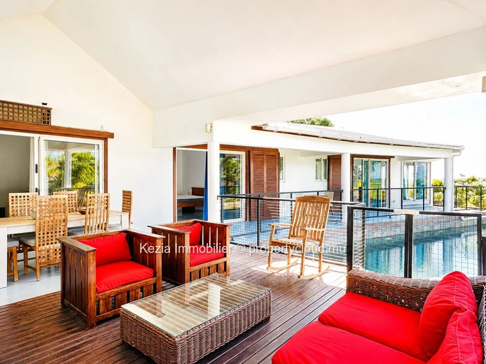 A Villa Open To Nature With A View Of The Northern Islands