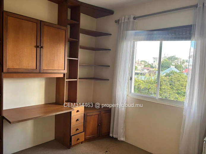 226 m² Apartment for Sale | Les Colophanes Residence, Floréal
