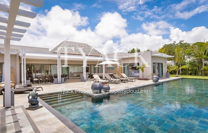 Villa de Luxe avec Vue sur Golf