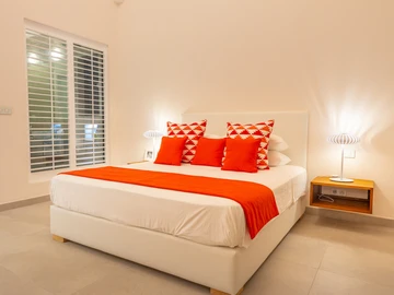 6 Bedroom Villa