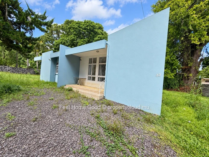  60 Detached house for rent as office space, with ample parking.