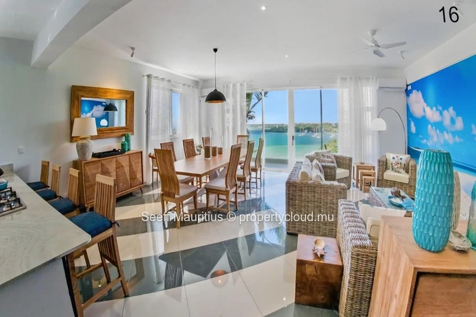 Beachfront Penthouse with Private Rooftop Pool 