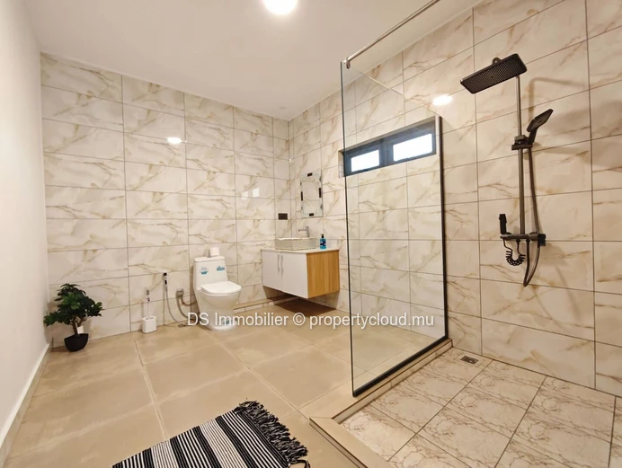 For Rent – 4-Bedroom Villa – Vale – North 