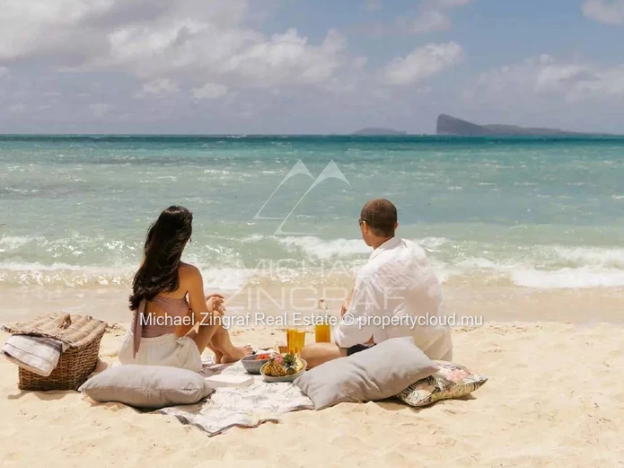 3-Bedroom Penthouse with Direct Rooftop Access – Pointe aux Canonniers