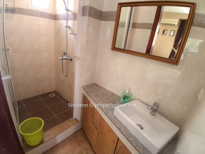 Somptueuse Villa Indépendante À Péreybère Avec Studio Dépendant