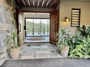 5 Bedroom Villa