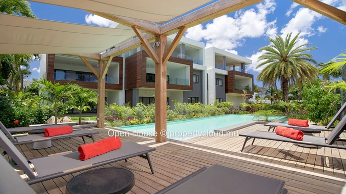 FOR SALE - Apartment R+2 - Pointe aux Canonniers - 3 bedrooms, communal pool, close to the beach - accessible to fore...