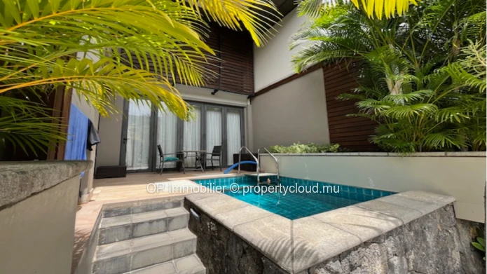 Stunning Beachfront Townhouse with Private Pool in Rivière Noire - Black River Area! 186m², Furnished, Sea Views, Boa...