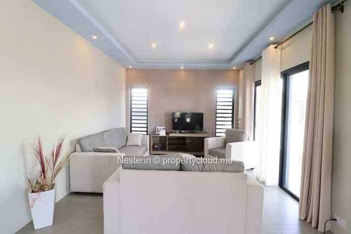 Superbe maison neuve avec piscine privée et vue mer et montagne en résidence sécurisée. 