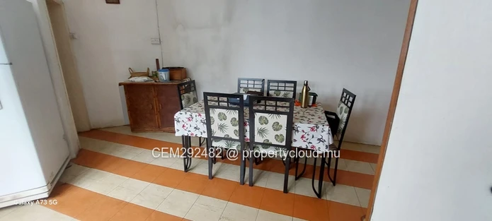 Spacieuse maison meublée de 4 chambres à vendre à Beau Bassin