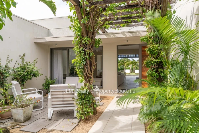 Villa d’Exception avec un magnifique Terrain vue golf à Vendre dans un Domaine Golfique