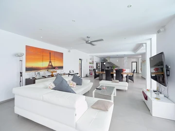 5 Bedroom House