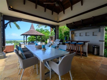 5 Bedroom Villa
