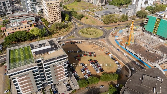 Building plot in a prime location - Ebène - Parking - Potential building