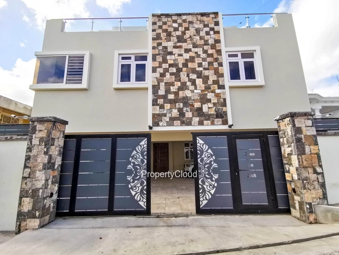 À Louer - Appartement De 2 Chambres Au Rez De Chaussée - Coromandel