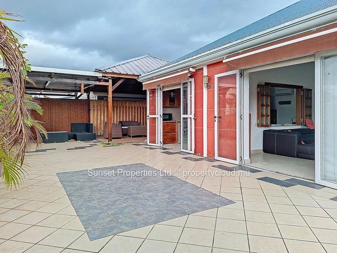 Penthouse | 3 bedrooms | 1 min from the beach