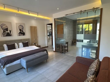 4 Bedroom Villa