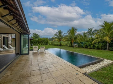 5 Bedroom Villa