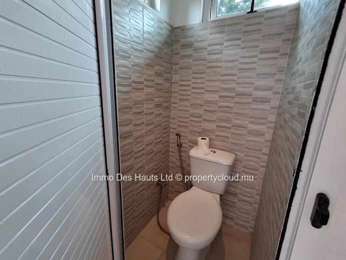 2-bedroom Apartment furnished for rent long term forest side Curepipe 