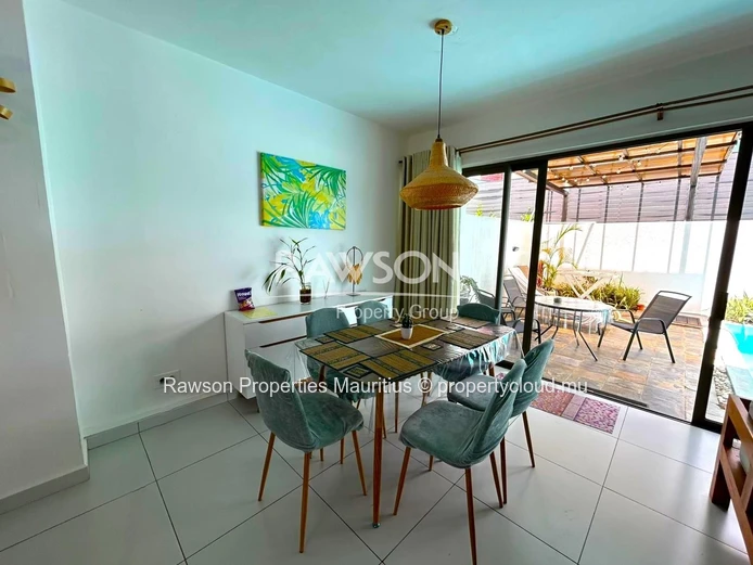 TO LET – 3 - Bedroom Duplex with pool in Flic en Flac