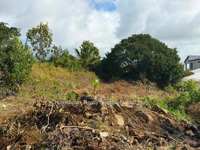 Grand Terrain Résidentiel à Vendre – Trou d'Eau Douce