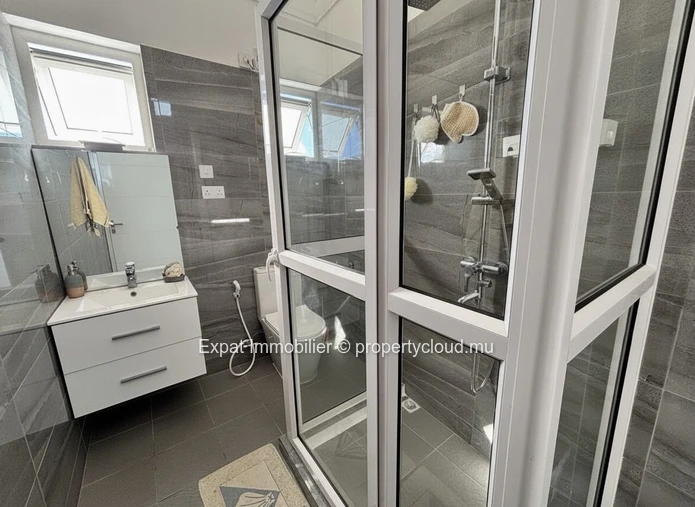 3-Bedroom Villa, Veranda, Swimming Pool And Rooftop – Calodyne