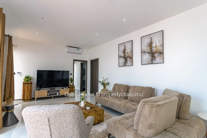 A LOUER - Villa - Grand Baie, 128m², 3 chambres, piscine privée, meublée, climatisée, à Rs 175.000