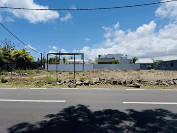 Commercial Land