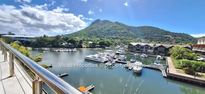 Villa IRS à vendre à Rivière Noire, 5 chambres, piscine privée, vue mer et montagne, proche commodités, amarrage pour...
