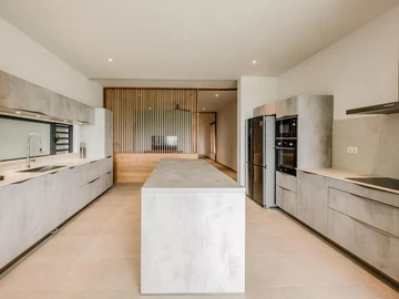 4 Bedroom Apartment