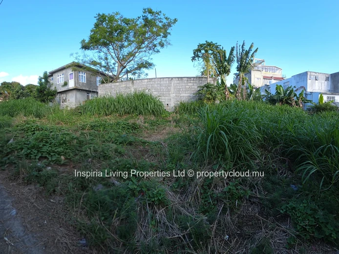 Residential Plot of 560 m2 for sale in Candos, Quatre-Bornes