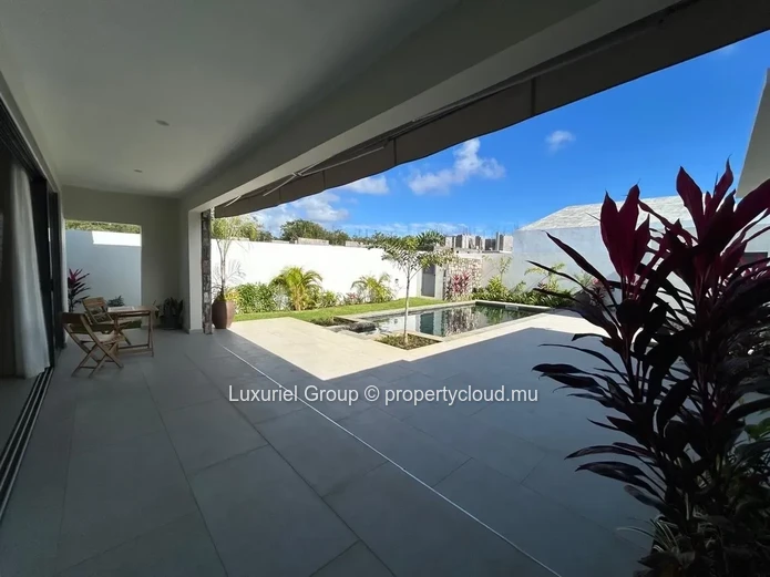 Élégante Villa Moderne avec Piscine à Louer – Grand Baie