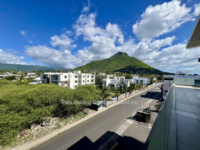 3-Bedroom Penthouse in Central Tamarin - Private Plunge Pool with Sea & Mountain Views