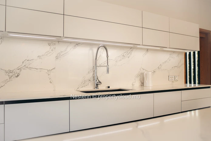 Exclusive designer villa with 5 bedrooms and breathtaking mountain views 