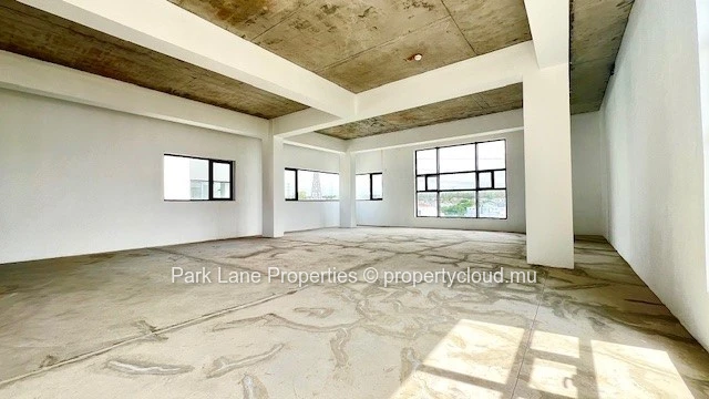 Bright and modern 87 sqm office for rent on the 2nd floor in Ebène
