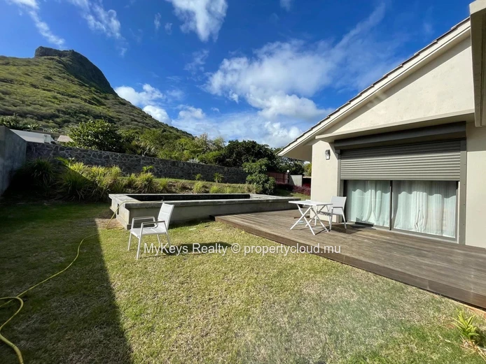 Vue Montagne – Piscine Privée – Grand Jardin