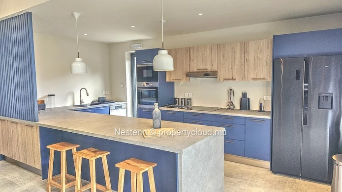 Captivating Elegance : Explore this modern villa