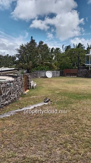 A LOUER Villa Pieds dans l'eau /POINTE AUX CANNONIERS