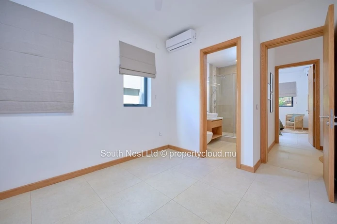 Elegant Garden Apartment in a Prestigious Residence – Belle Vue Harel