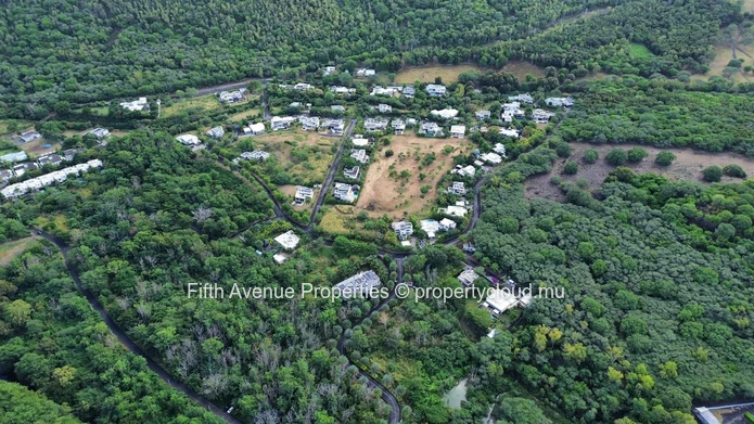 BLACK RIVER - Residential Plot of 1,216 m² in a Prestigious Estate