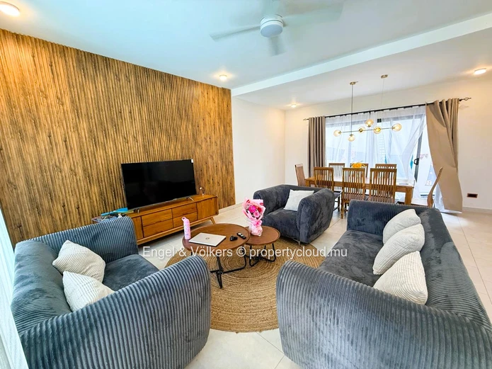 Brand-New 4-Bedroom Townhouse for Rent in Pereybere