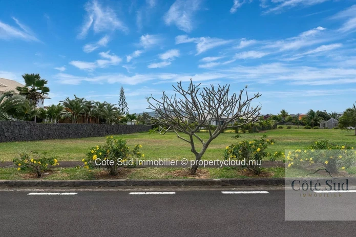 Residential lot - Secure subdivision - Beau Vallon