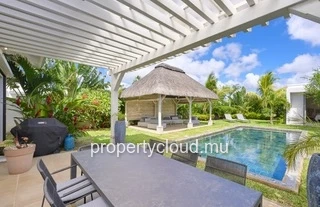A vendre magnifique villa dans une residence accessible aux etrangers à Grand Baie, La Salette.