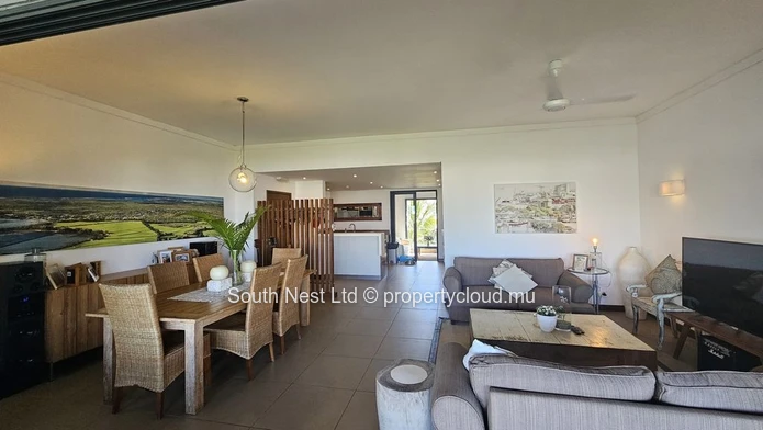 Superbe penthouse avec vue imprenable sur la mer et équipements adaptés aux familles