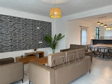 4 Bedroom Villa