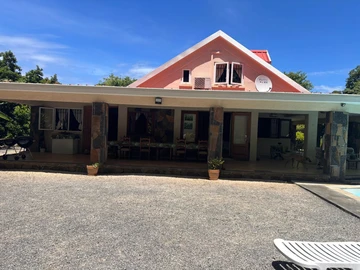 6 Bedroom House