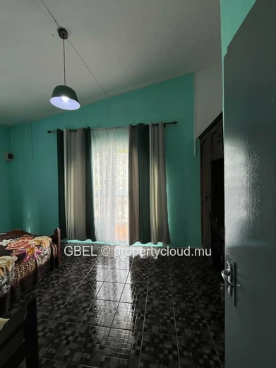 Cozy 3-Bed Pereybere Duplex with Bright Rooms & AC