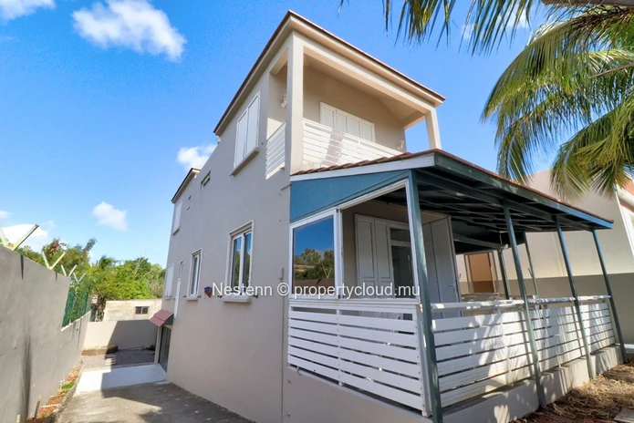 Renovated villa of 3 bedrooms close to the beach